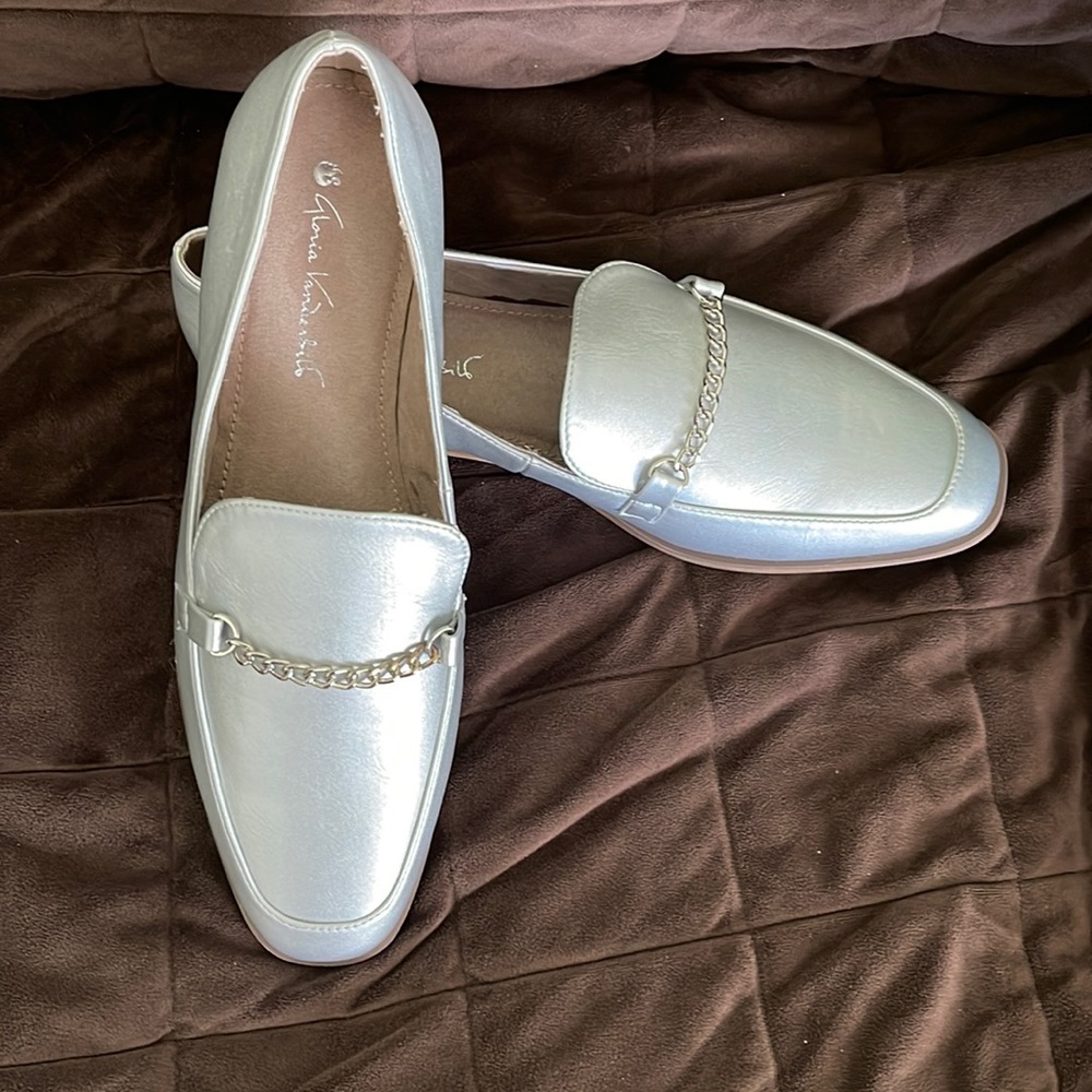 Gloria Vanderbilt grawford loafer’s flat silver gunmetal chain accent size 10